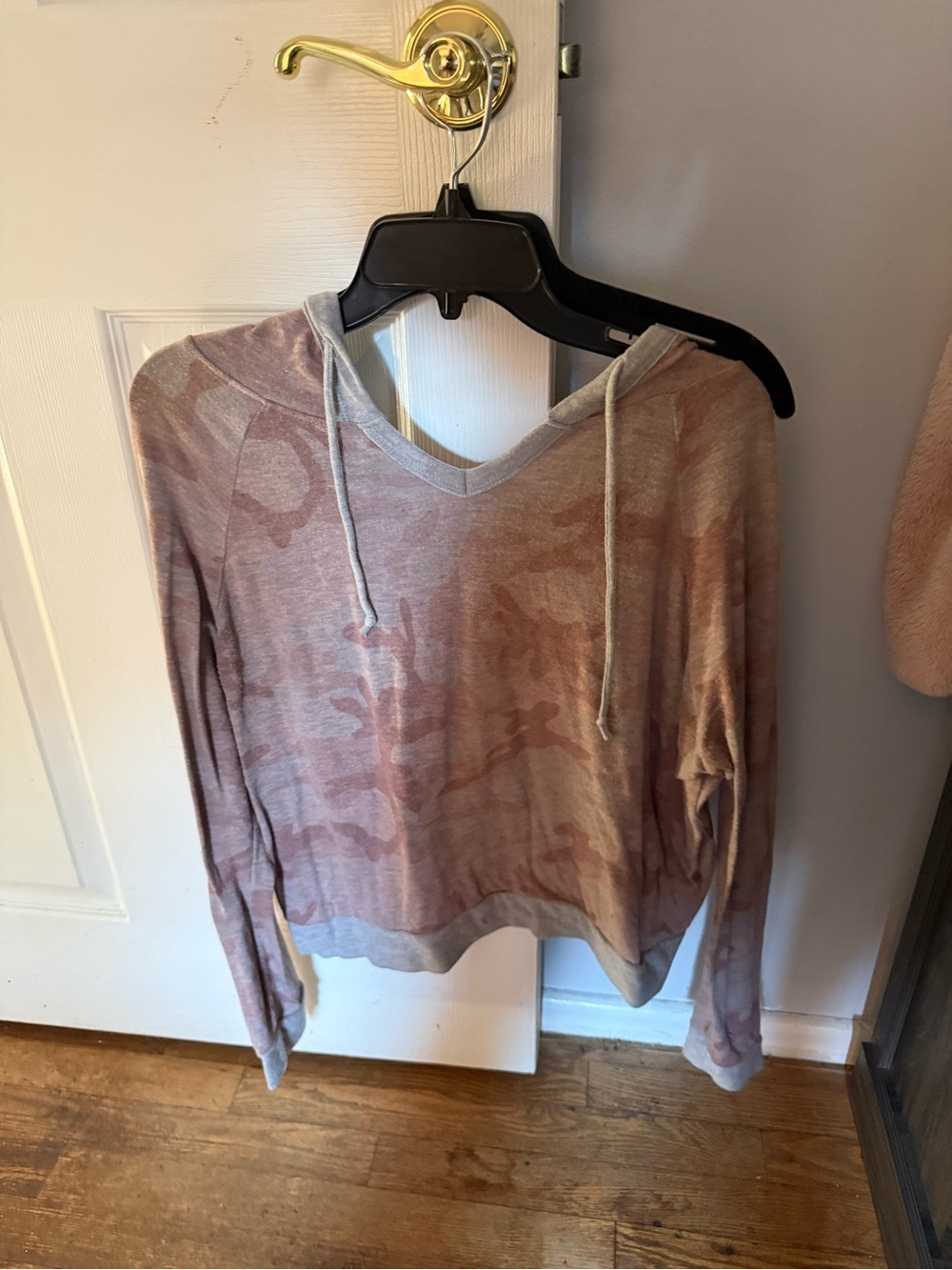 Light Mauve Camouflage Hoodie Top - Women's Casual Pullover